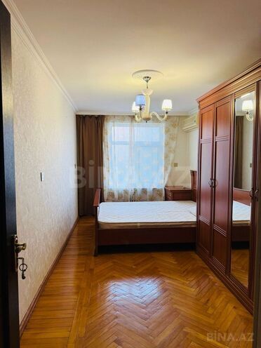 Satılır 3 otaqlı köhnə tikili 75 m², Elmlər Akademiyası m., photo 3 from 14