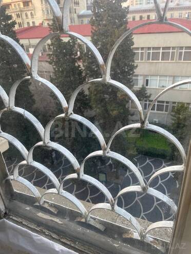 Satılır 3 otaqlı köhnə tikili 65 m², Sahil m., photo 9 from 24