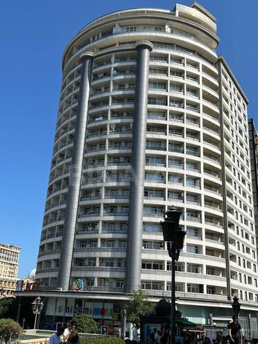 Сдаётся 3-комн. новостройка 110 м², м. Низами, photo 3 from 21