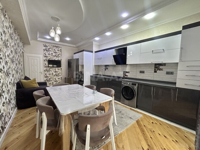 İcarəyə verilir 3 otaqlı yeni tikili 135 m², 28 May m., photo 1 from 22