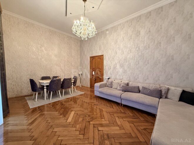 Satılır 3 otaqlı köhnə tikili 105 m², İçəri Şəhər m., photo 3 from 13