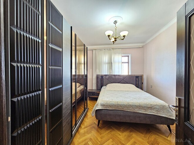 Satılır 5 otaqlı köhnə tikili 115 m², 8-ci mikrorayon q., photo 13 from 21