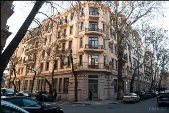 Сдаётся 3-комн. вторичка 65 м², м. Ичеришехер, photo 1 from 16