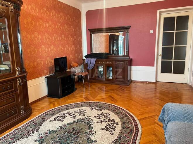 Продаётся 2-комн. вторичка 70 м², м. Кара Караев, photo 1 from 12