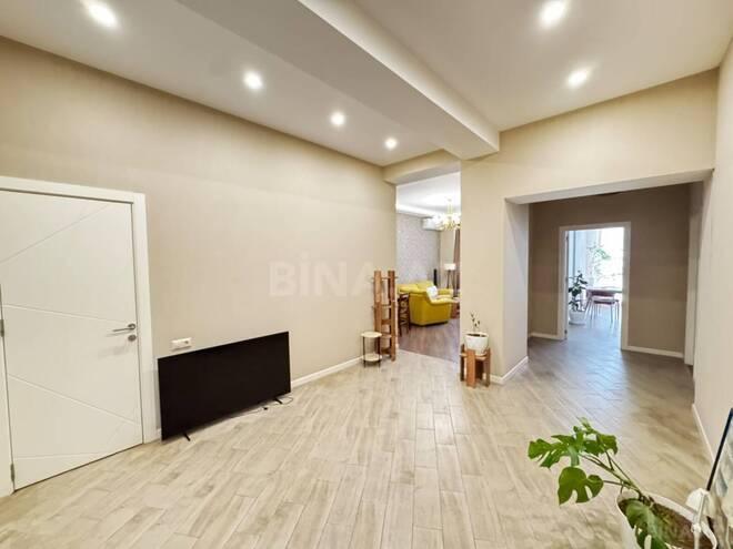 İcarəyə verilir 2 otaqlı yeni tikili 110 m², 28 May m., photo 16 from 21