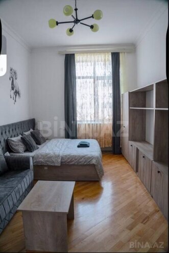 Сдаётся 1-комн. вторичка 30 м², м. Ичеришехер, photo 1 from 11