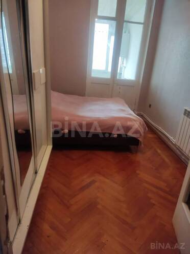 Satılır 2 otaqlı köhnə tikili 70 m², Qara Qarayev m., photo 10 from 15