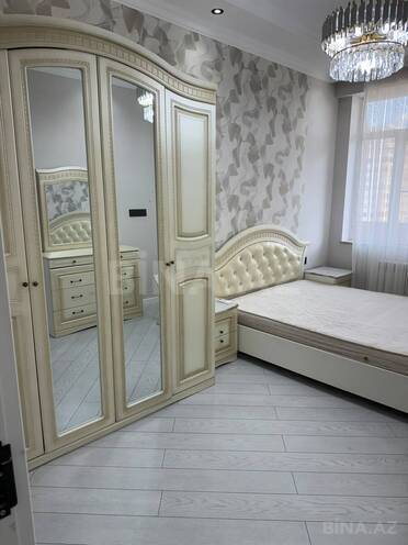 Сдаётся 3-комн. новостройка 110 м², м. Кара Караев, photo 1 from 15