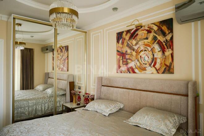 Сдаётся 2-комн. новостройка 67 м², м. 8 ноября, photo 1 from 25