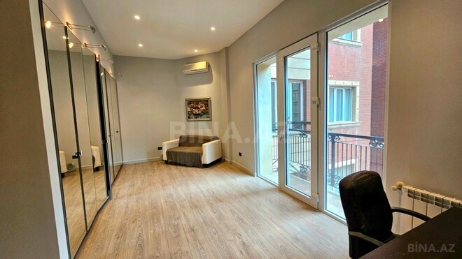 İcarəyə verilir 4 otaqlı yeni tikili 250 m², 28 May m., photo 13 from 27