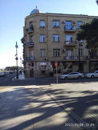 Продаётся 3-комн. вторичка 74 м², м. Ичеришехер, photo 1 from 17