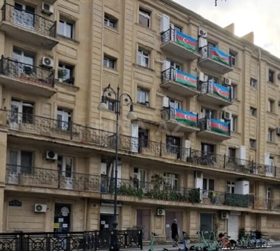 Satılır 2 otaqlı köhnə tikili 35 m², Elmlər Akademiyası m., photo 1 from 12