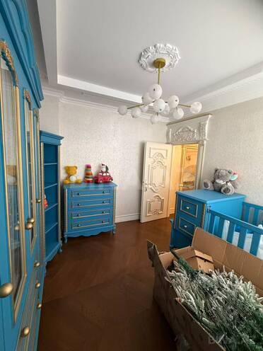 Satılır 4 otaqlı köhnə tikili 215 m², Sahil m., photo 12 from 26