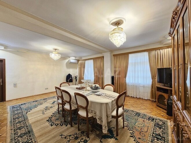 Продаётся 5-комн. вторичка 130 м², пос. 8-й мкр, photo 4 from 19