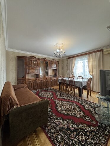 İcarəyə verilir 3 otaqlı köhnə tikili 85 m², Elmlər Akademiyası m., photo 1 from 18
