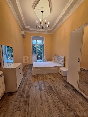 Satılır 4 otaqlı köhnə tikili 125 m², Nizami m., photo 7 from 17