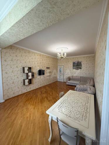 Сдаётся 2-комн. вторичка 72 м², м. Иншаатчылар, photo 3 from 9