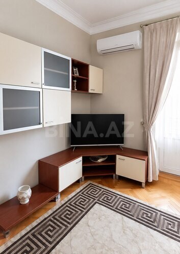 İcarəyə verilir 2 otaqlı köhnə tikili 65 m², İçəri Şəhər m., photo 4 from 10