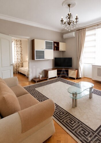 İcarəyə verilir 2 otaqlı köhnə tikili 65 m², İçəri Şəhər m., photo 1 from 10