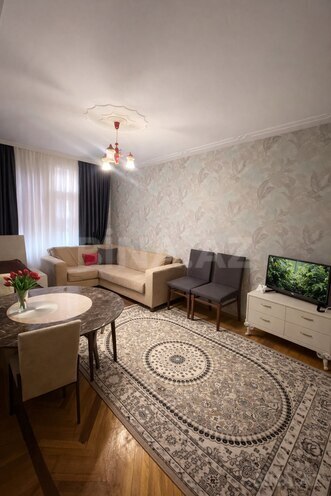 Продаётся 2-комн. вторичка 70 м², м. Халглар Достлугу, photo 1 from 6