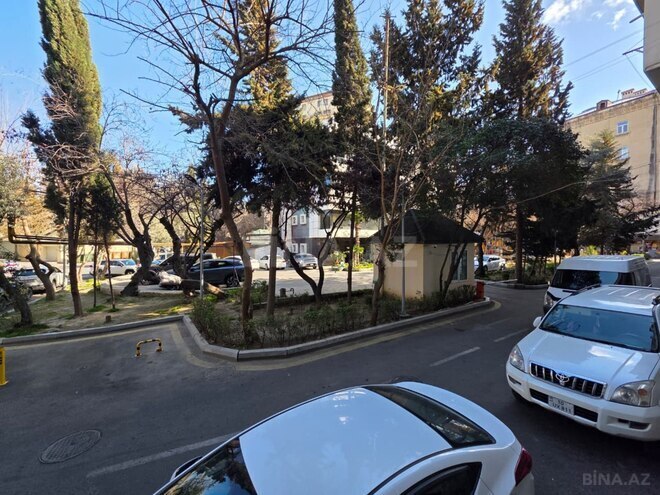 Продаётся 3-комн. вторичка 80 м², м. Низами, photo 16 from 18