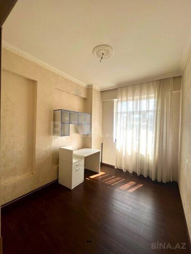 Продаётся 3-комн. новостройка 80 м², Бинагадинский р., photo 6 from 16