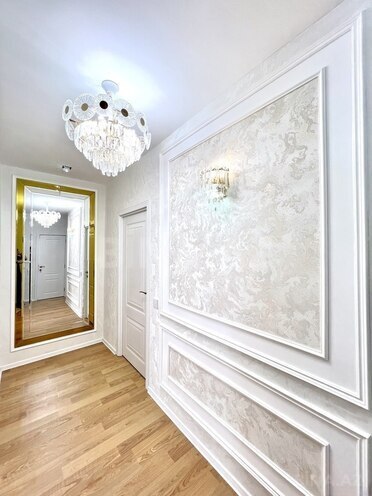 Продаётся 2-комн. вторичка 65 м², м. Ичеришехер, photo 3 from 12