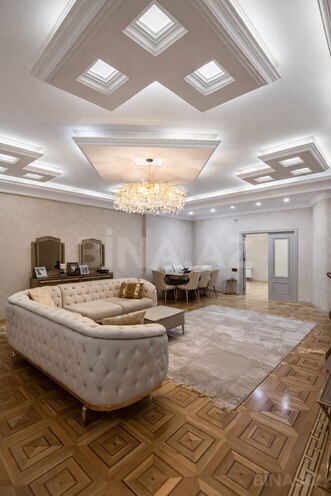 Satılır 4 otaqlı yeni tikili 247 m², 28 May m., photo 4 from 12