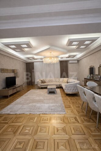Satılır 4 otaqlı yeni tikili 247 m², 28 May m., photo 3 from 12
