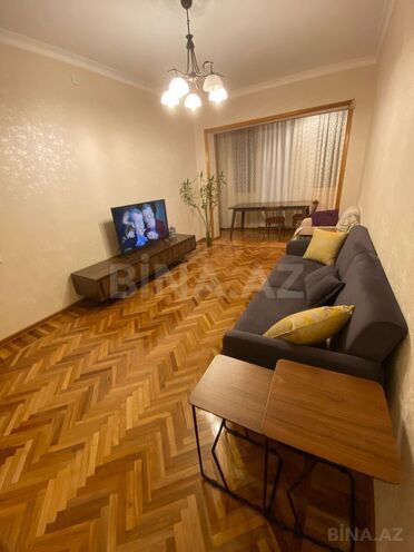 Satılır 3 otaqlı köhnə tikili 90 m², 8-ci mikrorayon q., photo 1 from 10