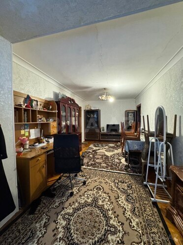 Продаётся 3-комн. вторичка 65 м², м. Элмляр Академиясы, photo 1 from 10