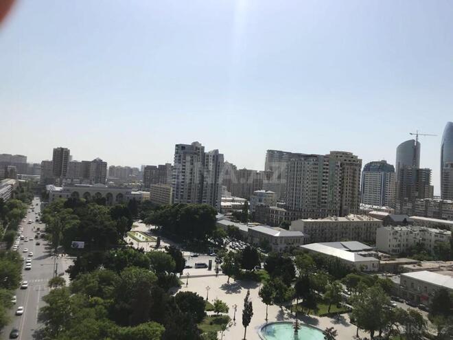 Satılır 4 otaqlı yeni tikili 179 m², 28 May m., photo 15 from 18