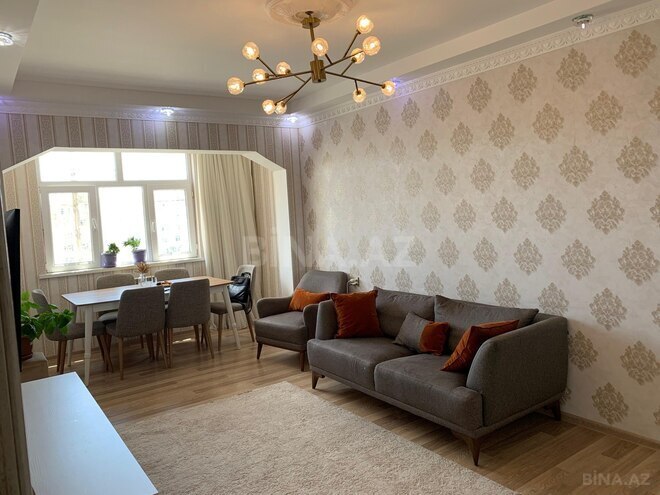 Satılır 2 otaqlı köhnə tikili 65 m², Xalqlar Dostluğu m., photo 1 from 11