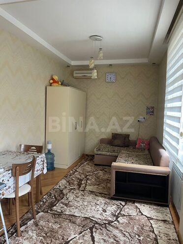 Продаётся 2-комн. вторичка 42 м², м. Элмляр Академиясы, photo 6 from 10