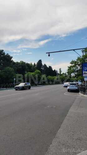 Продаётся 2-комн. вторичка 42 м², м. Элмляр Академиясы, photo 5 from 10