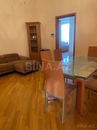 İcarəyə verilir 4 otaqlı köhnə tikili 130 m², İçəri Şəhər m., photo 1 from 17