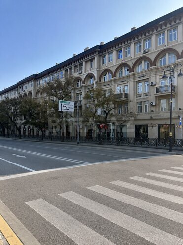 Satılır 3 otaqlı köhnə tikili 92 m², Nizami m., photo 1 from 17