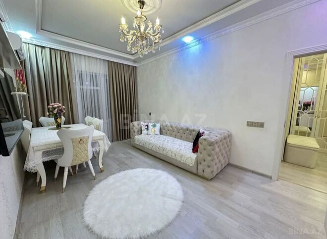 Продаётся 3-комн. вторичка 71 м², м. Мемар Аджеми, photo 1 from 7