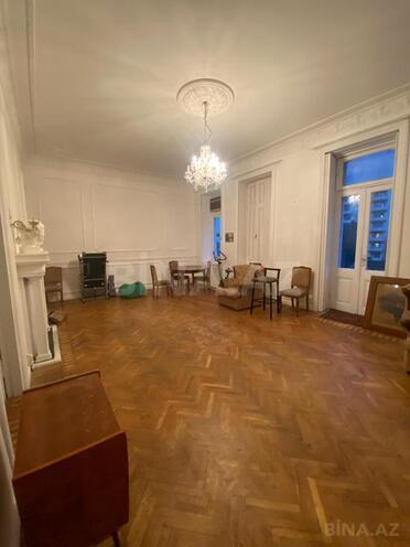 İcarəyə verilir 3 otaqlı köhnə tikili 90 m², Sahil m., photo 1 from 23