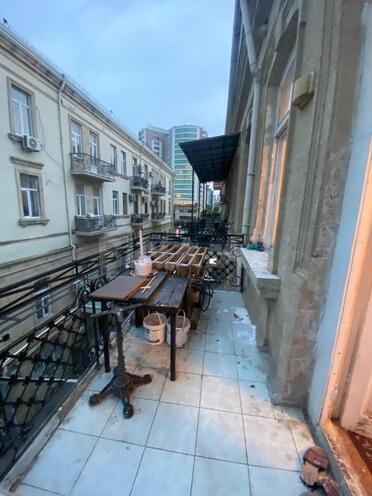 İcarəyə verilir 3 otaqlı köhnə tikili 90 m², Sahil m., photo 21 from 23
