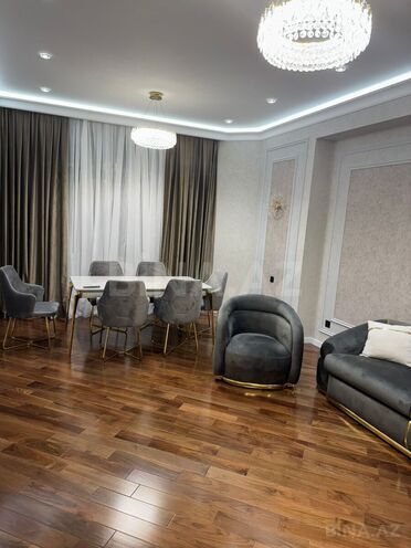 Сдаётся 3-комн. новостройка 130 м², м. Ичеришехер, photo 1 from 12