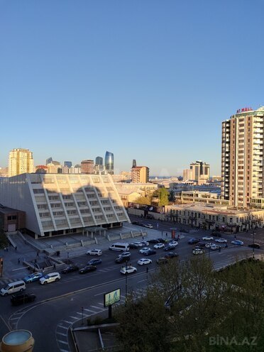 Продаётся 3-комн. вторичка 90 м², м. Сахил, photo 1 from 12