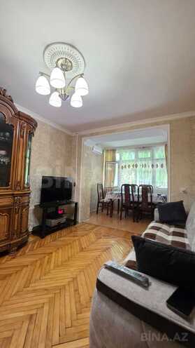 Продаётся 3-комн. вторичка 65 м², м. Иншаатчылар, photo 1 from 18