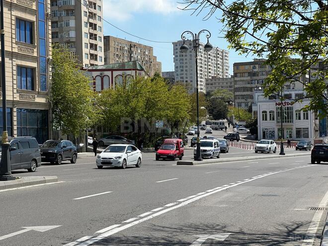 Продаётся 3-комн. вторичка 80 м², м. Ази Асланов, photo 1 from 14