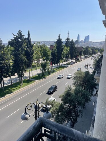 İcarəyə verilir 3 otaqlı köhnə tikili 80 m², Sahil m., photo 1 from 17