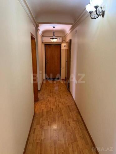 Продаётся 3-комн. вторичка 70 м², м. Низами, photo 24 from 31