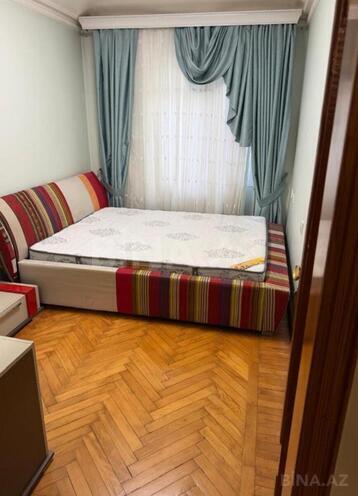 Продаётся 3-комн. вторичка 70 м², м. Низами, photo 8 from 31