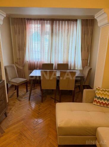 Продаётся 3-комн. вторичка 70 м², м. Низами, photo 4 from 31