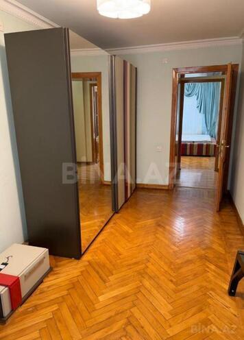 Продаётся 3-комн. вторичка 70 м², м. Низами, photo 14 from 31