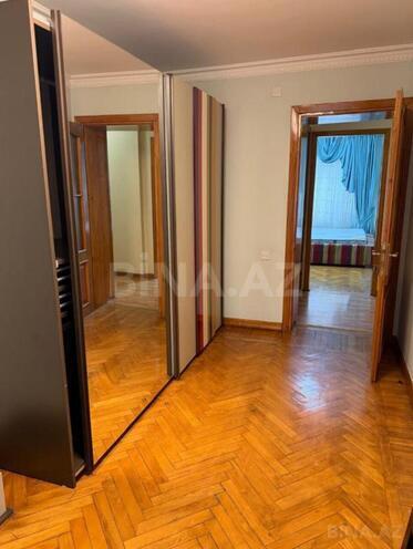 Продаётся 3-комн. вторичка 70 м², м. Низами, photo 15 from 31